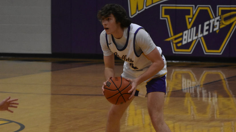 Saling and Thomas lead Bullets to Holiday Tournament victory